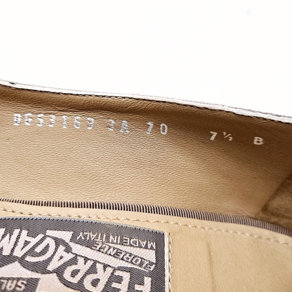 Salvatore Ferragamo suede pump pointed toe Size 7 US / 7cm heels "Pauleen" - Picture 9 of 16